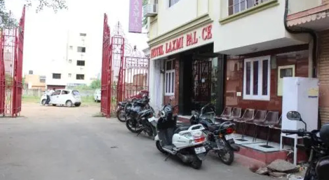 Hotel Laxmi Palace, Забронировать Отель Отели штата Раджастхана с парковкой, Парковка