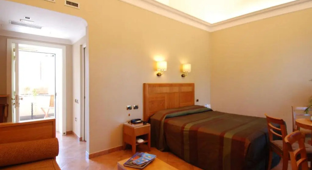 Полулюкс с видом на сад Hotel Forum
