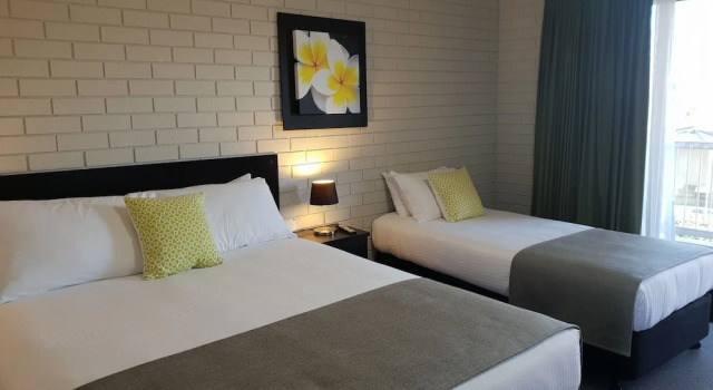 Двухместный номер Standard с балконом и с видом на сад Crystal Fountain Motel Albury