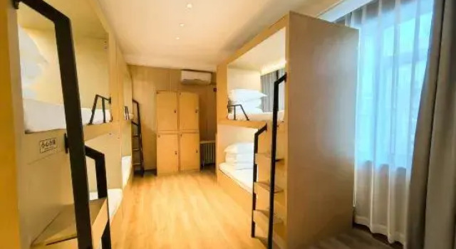 Кровать в общем номере (женский номер) Yuntian Youth Hotel (Anzhen Hospital Branch)