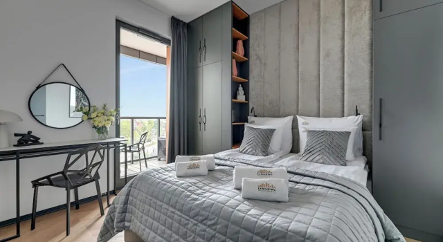 Апартаменты Classic Brabank Riverside Premium Suites & Free Parking by Downtown Apartments