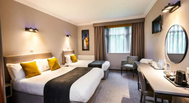 Двухместный номер Standard The Royal Toby Hotel
