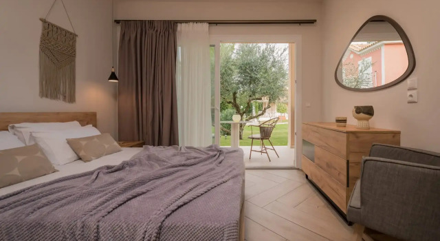 Трёхместный номер Standard Aeolos Boutique Hotel & Suites