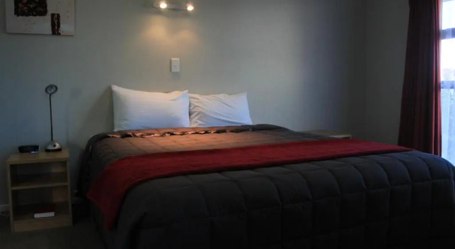 Апартаменты Executive Coronation Court Motel