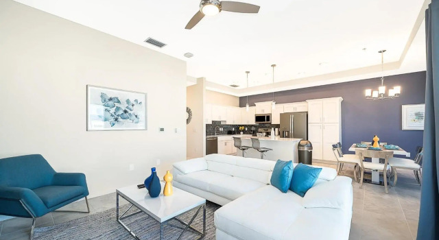 DC405 Storey Lake Condo 2 bed 2 bath free Waterpark