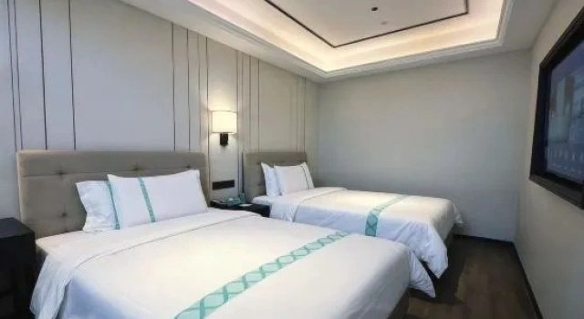 Четырёхместный люкс Standard XANA Hotel
