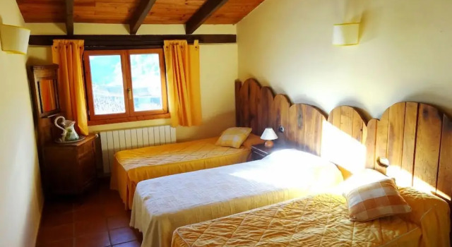 La Perezosa & Yoga Hostel, Book Hostel / Vandrerhjem Hostels i Liébana, Hostel / Vandrerhjem