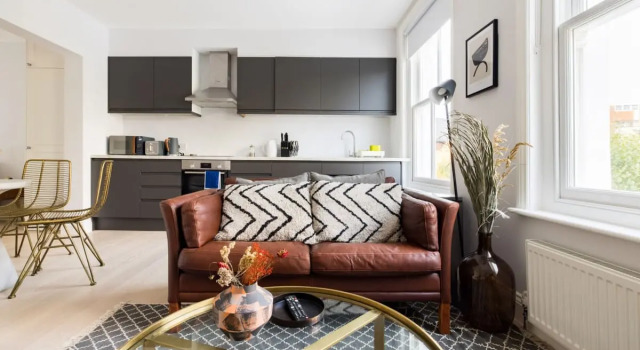 The Baron’s Bolthole - Modern & Bright 1BDR  Flat, Забронировать Отель Отели Лондона 3 звезды, рядом с Больница Чаринг-Кросс, 3*