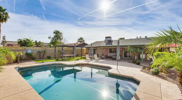 Private Outdoor Oasis! Chandler Home, 5 Mi to Dtwn, Забронировать Дом для отпуска Чандлер 