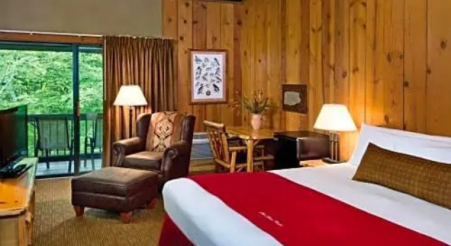 Двухместный номер Standard с балконом Shawnee Lodge & Conference Center