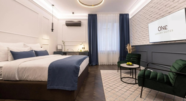 One Luxury Suites
