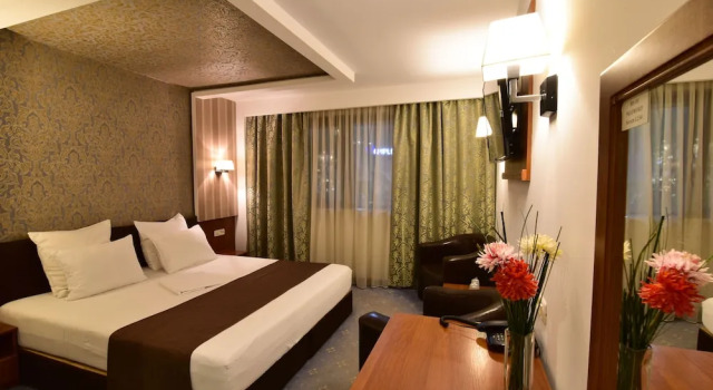 Двухместный номер Comfort с балконом Hotel Forum