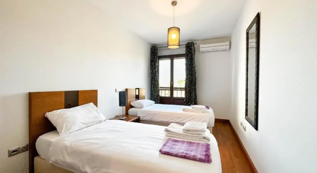CLE001 Modern Apartment with Roof Terrace, Book Lejlighed Ayamonte Huelva