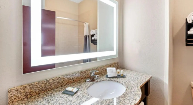 Номер Deluxe La Quinta by Wyndham South Bend