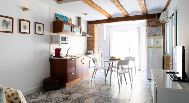 Апартаменты Cozy Wifi AC Loft In the Heart of Ruzafa