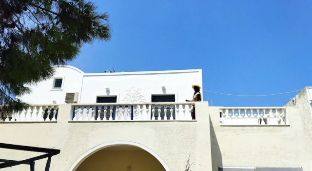 Perissa Art Villa - Kitchen & Washing Machine