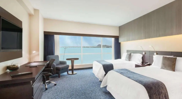 Четырёхместный номер Standard с видом на реку Wyndham Guayaquil, Puerto Santa Ana