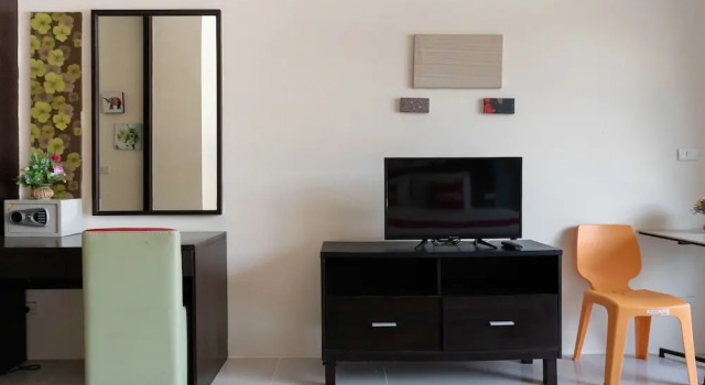 Номер Deluxe OYO 792 Omsaga Phuket Hotel