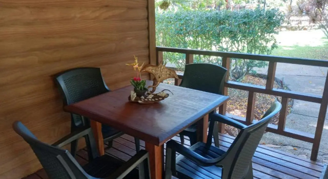 Семейное бунгало с красивым видом из окна Eco Lodge Village Temanoha