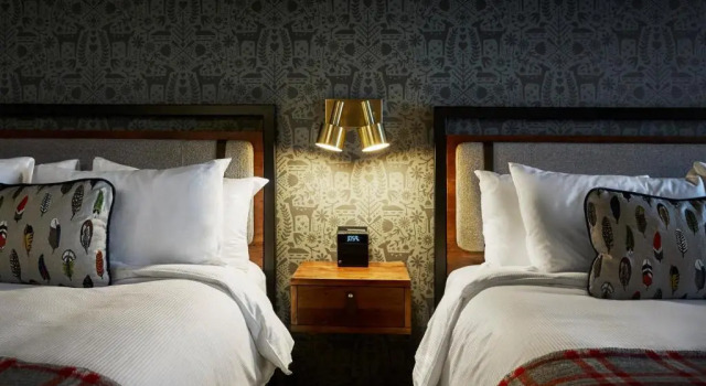 Четырёхместный номер Standard Hewing Hotel