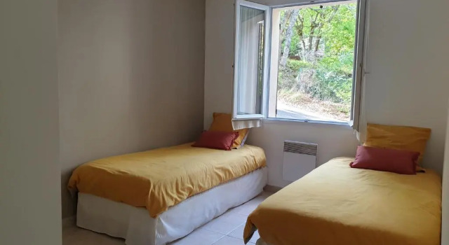 Коттедж с 2 комнатами Une maison en Provence