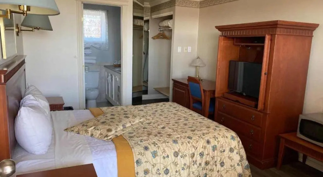 Auberge Harris, Book Hostel / Vandrerhjem Hostels i Saint-Jean-sur-Richelieu, Hostel / Vandrerhjem