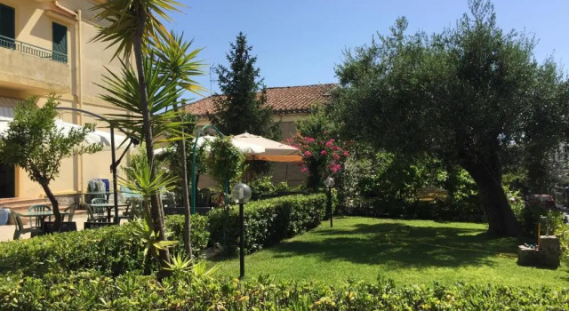 Четырёхместный номер Standard Albergo Marla