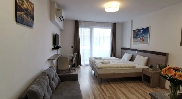 Трёхместный номер Standard с балконом Corvin holiday Apartments hotel