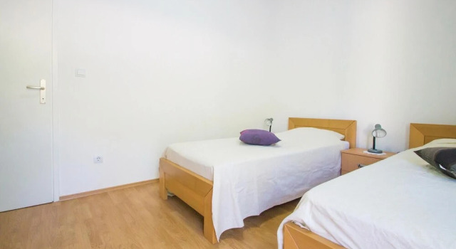 Beautiful Home in Grscica With Wifi and 2 Bedrooms