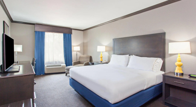 Двухместный номер Standard Holiday Inn Express Hotel & Suites Wharton by IHG