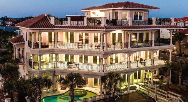 Capitano 7 Bedroom Holiday Home by Five Star Properties