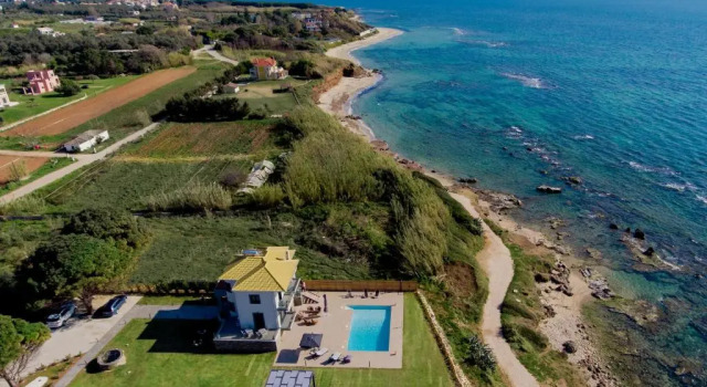 Вилла Mirazur Seafront Sunset Villa