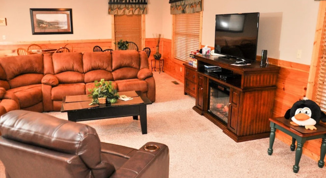 SUNSET POINTE - 5 Br Cabin