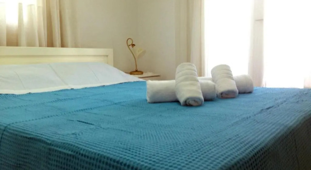 Villa Fofo - Beautiful Sea Front Villa with 650m2 garden, Book Villa Nea Kalikratia 