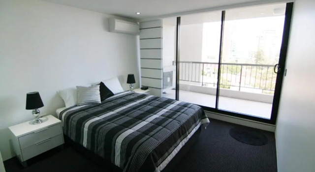Genesis Apartments by Gold Coast Premium, Забронировать Апартаменты/квартира Серферс-Парадайс Голд-Кост, рядом с Florida Gardens Tram Station