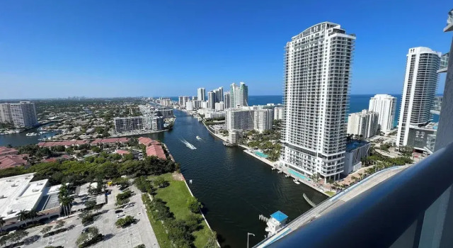 Номер Standard Пентхаус с балконом Private Ocean Luxury Condos at Beachwalk Resort