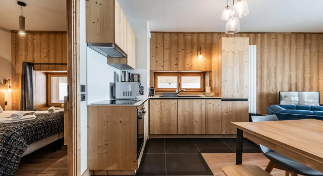 SORBUS - Contemporary Apartment in Luxury Residence