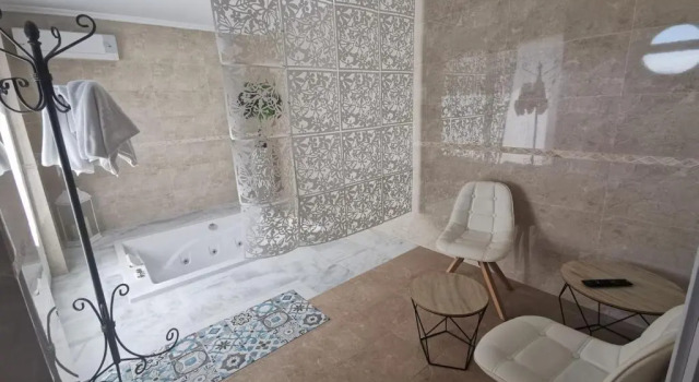 Полулюкс Hotel Restaurante Dama de Baza