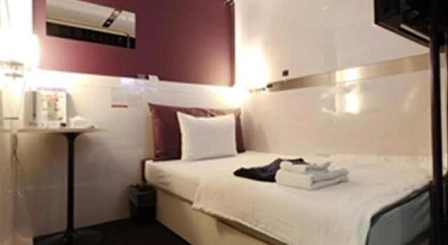 Кровать в общем номере (мужской номер) First Cabin Midosuji Namba