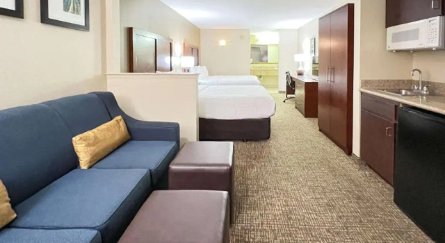 Четырёхместный люкс Comfort Inn & Suites Sequoia Kings Canyon