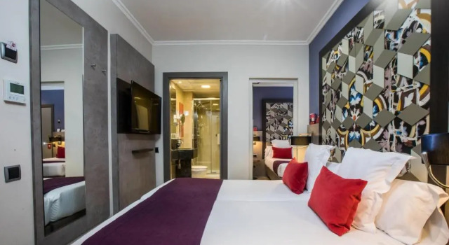 Номер Семейный Leonardo Hotel Barcelona Las Ramblas