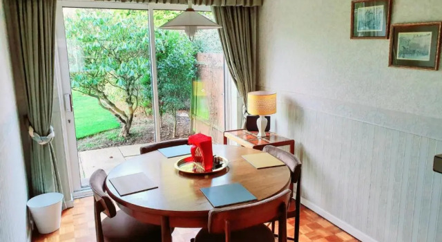 Nicely decorated 3 bedroom house near Heathrow, London, Boek Hotel Hotels in Groot-Londen met parkeren, Parkeren