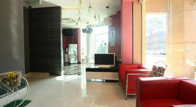 OYO Rooms Kota Damansara GIANT, Забронировать Отель Петалинг-Джая Селангор, рядом с Суриан