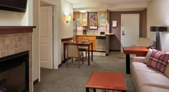 Люкс с видом на озеро Residence Inn by Marriott Gravenhurst Muskoka Wharf