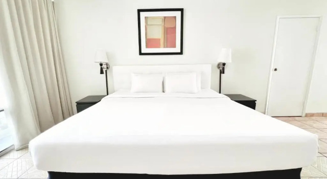 Двухместная студия TropiRock A North Beach Village Resort Hotel