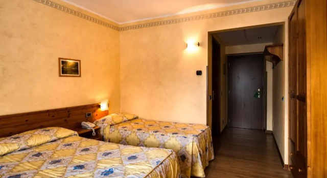Трёхместный номер Standard Hotel Beau Site