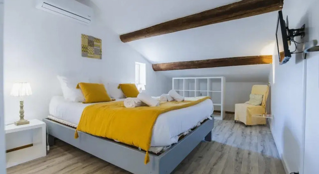 Коттедж с видом на внутренний двор Gîte Petit Luberon chez Manon en Luberon - Vacation rental in guest house