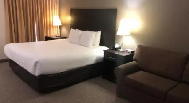 The Admiral Inn & Conference Center, Rezervați Hotel Lindsay Kawartha and Northumberland