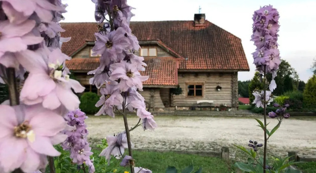 Viesu nams Vālodzes, Rezerwuj Hotel Hotele w Riga z parkingiem, Parking
