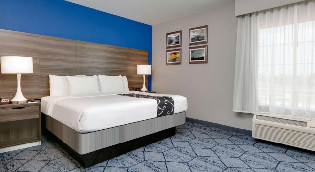 Номер Deluxe La Quinta by Wyndham Denton - University Drive